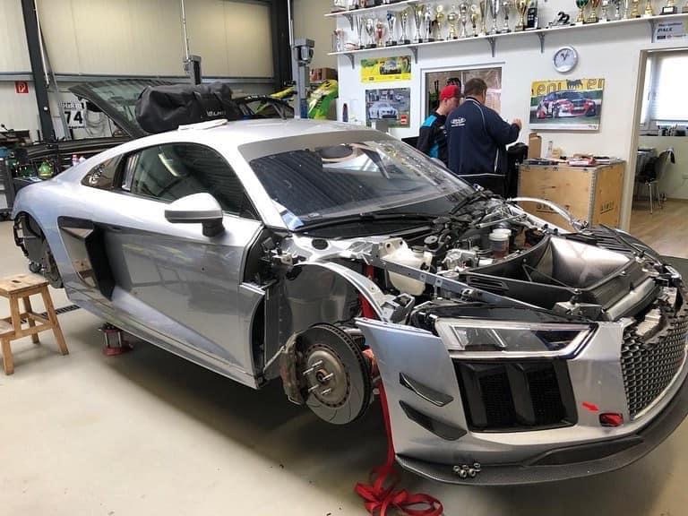 Dominique's Audi R8 GT4 wird auf die Saison vorbereitet
